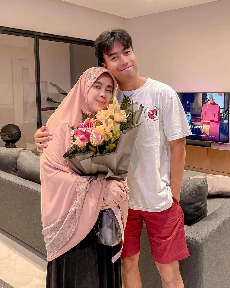 VIdi Aldiano dan sang mama