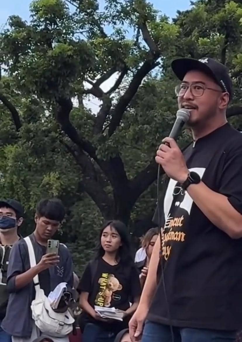 potret Pandji Pragiwaksono ikut aksi kamisan