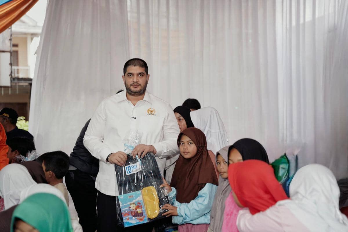 Legislator NasDem Berikan PIP-KIP Untuk Anak Korban Longsor Cisarua