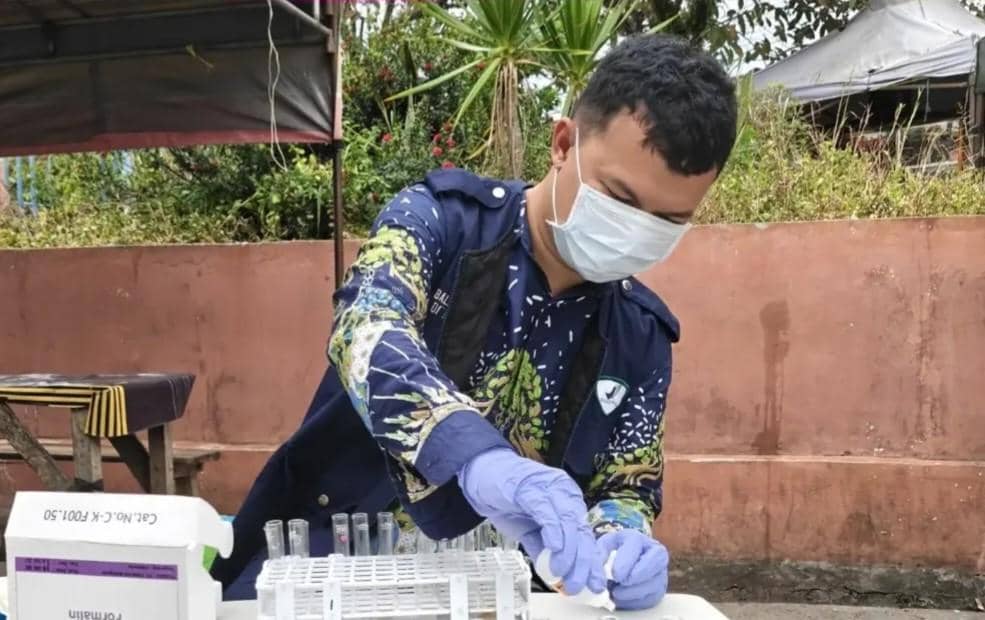 BPOM Palembang saat melakukan sidak ke pasar takjil di Martapura. (Dok. BPOM Palembang)