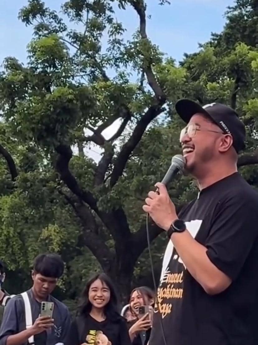 potret Pandji Pragiwaksono ikut aksi kamisan