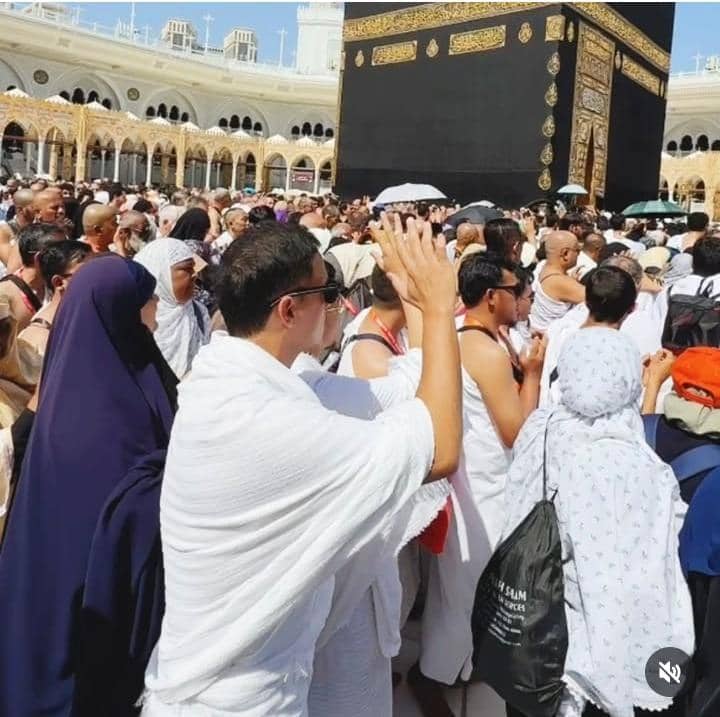 potret Hamish Daud umrah saat Ramadan