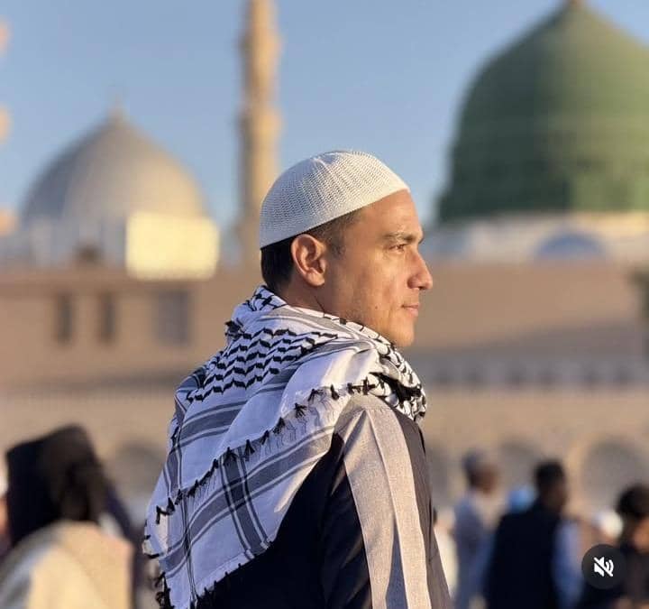 potret Hamish Daud umrah saat Ramadan