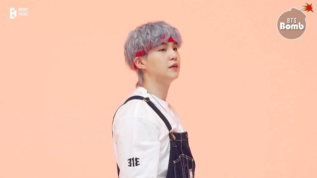cuplikan fancam Suga BTS di lagu "Permission to Dance"