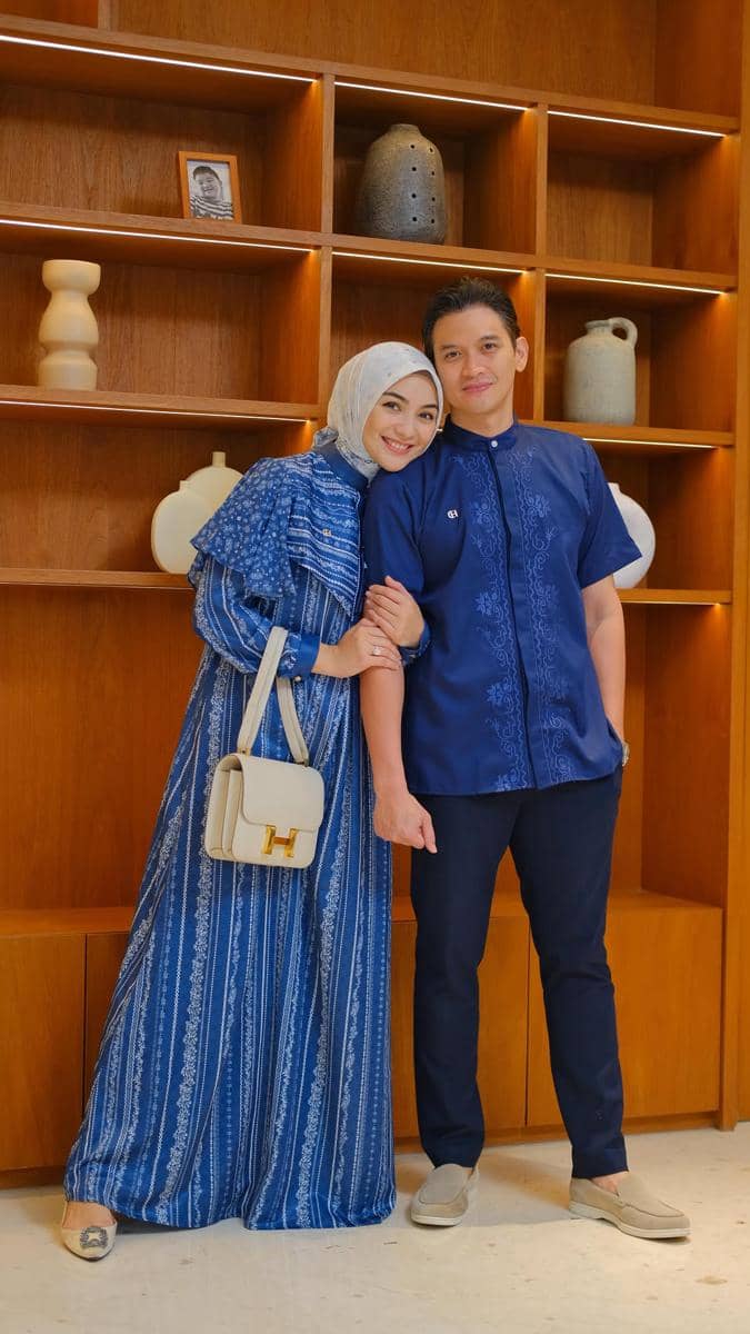 outfit couple Citra Kirana dan Rezky Adhitya