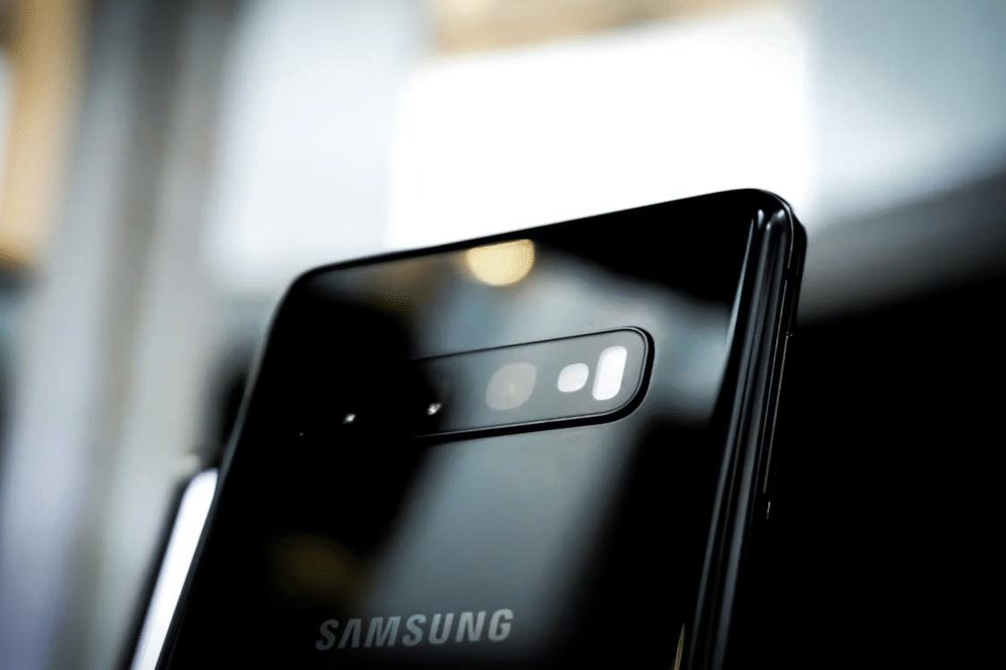 ilustrasi HP Samsung