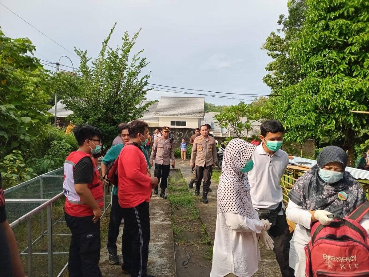 Penyidik Polres Bantul gelar olah TKP di rumah korban pembunuhan di Sedayu Bantul. (Dok. Polres Bantul)