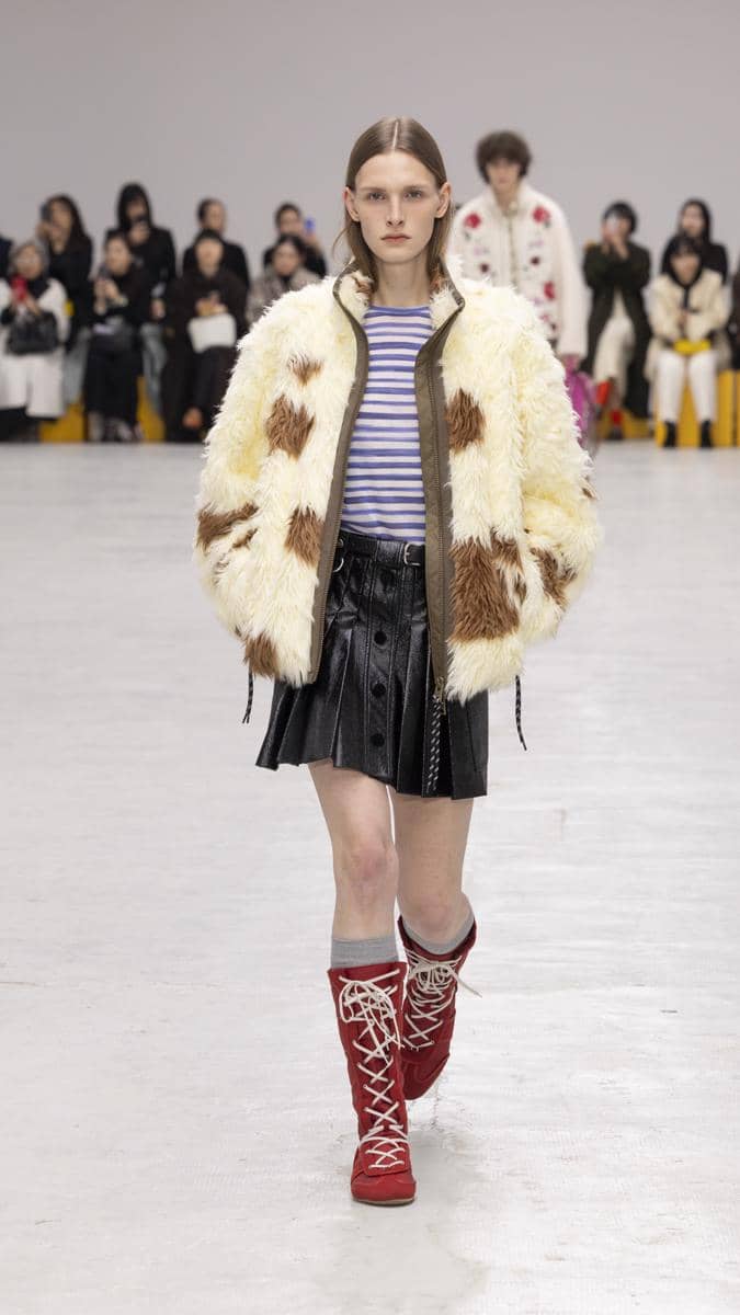 Koleksi Onitsuka Tiger Autumn/Winter di Milan Fashion Week 2026.