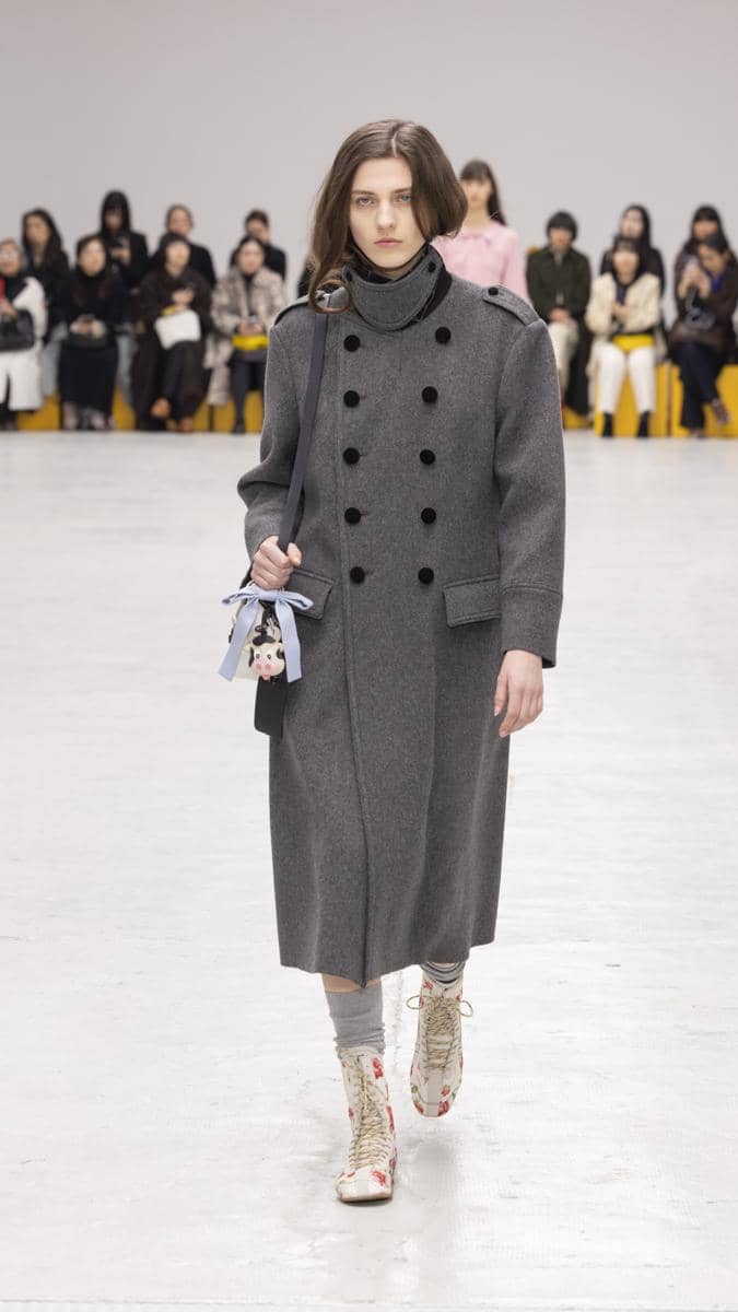 Koleksi Onitsuka Tiger Autumn/Winter di Milan Fashion Week 2026.