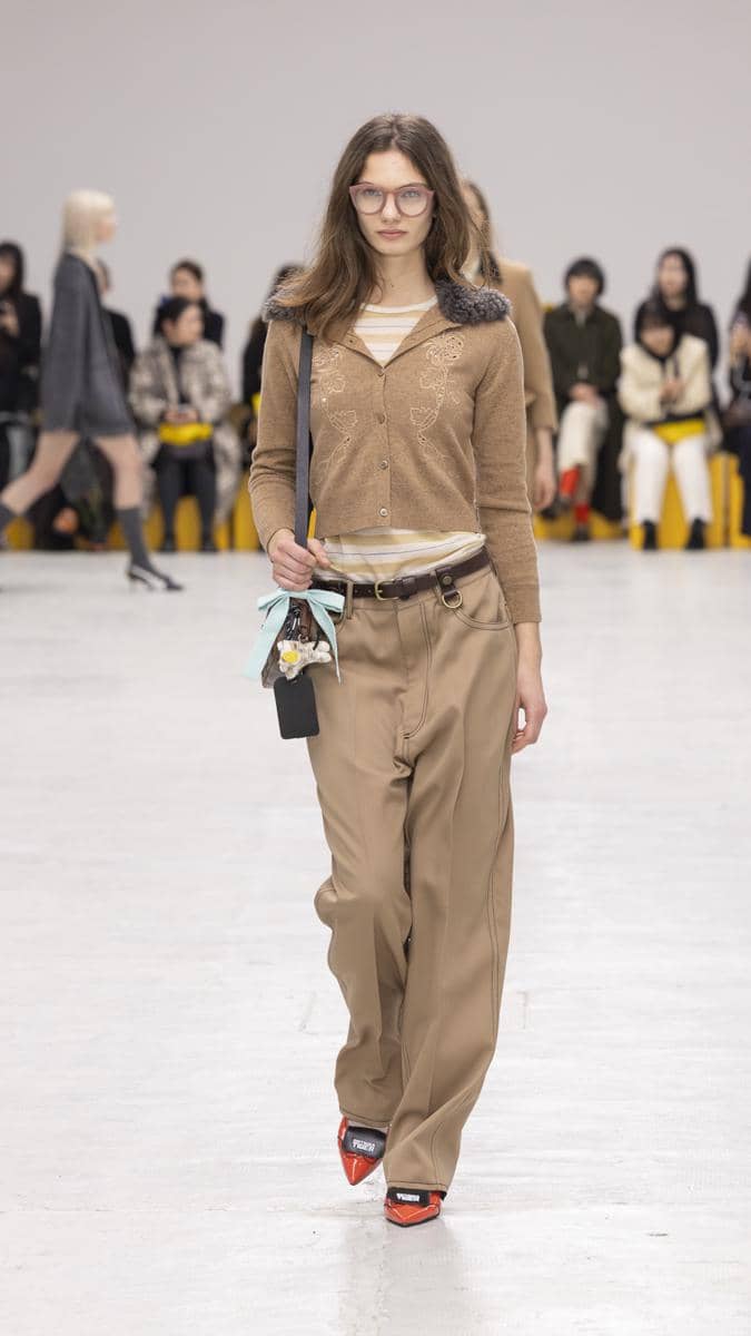 Koleksi Onitsuka Tiger Autumn/Winter di Milan Fashion Week 2026.