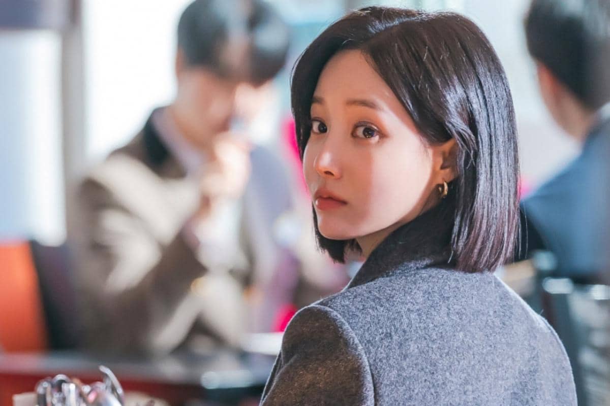 Still cut Love Phobia 