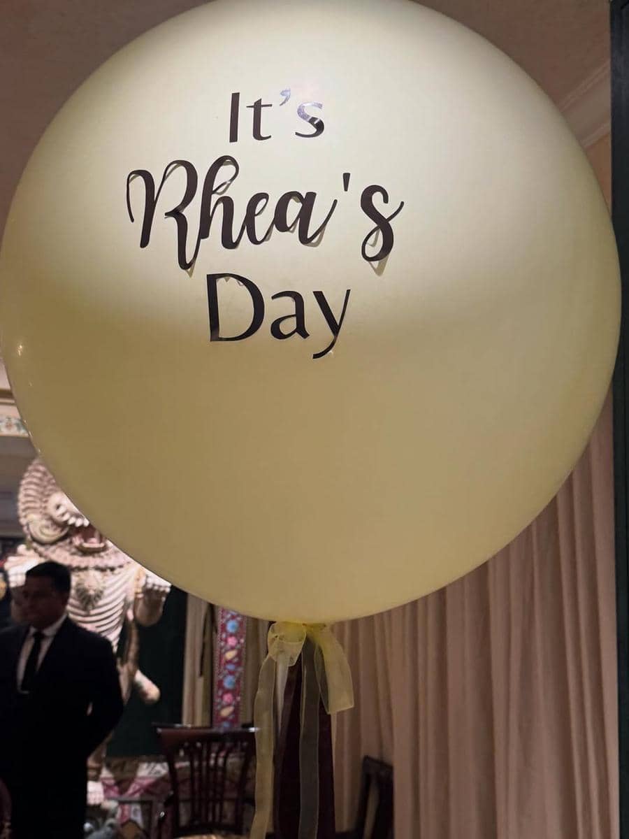 unggahan Rhea Kapoor