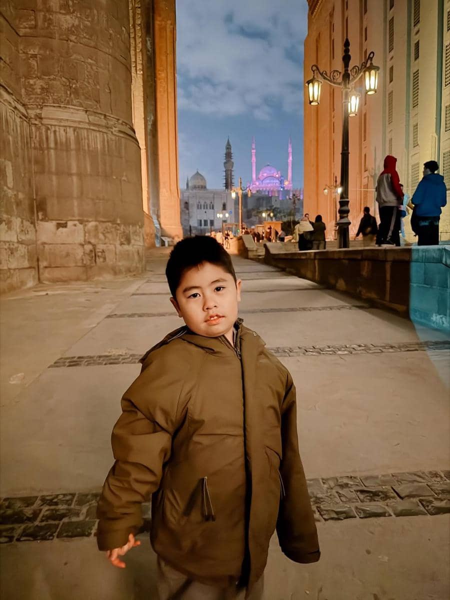 Oki Setiana Dewi tarawih di masjid Sultan Hasan