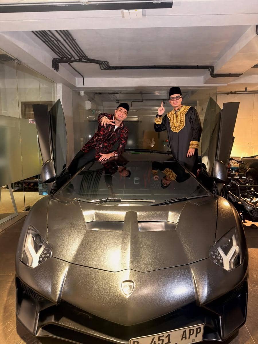 Keluarga Atta dan Aisar Khaled bukber.