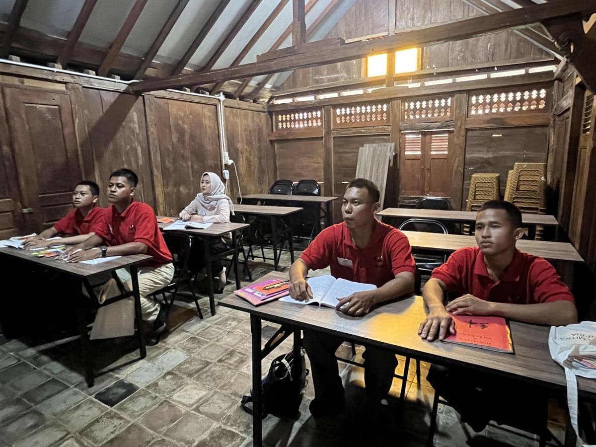 Sosiolog Unnes: Medsos Bikin Generasi Z  Ingin Kerja di Luar Negeri