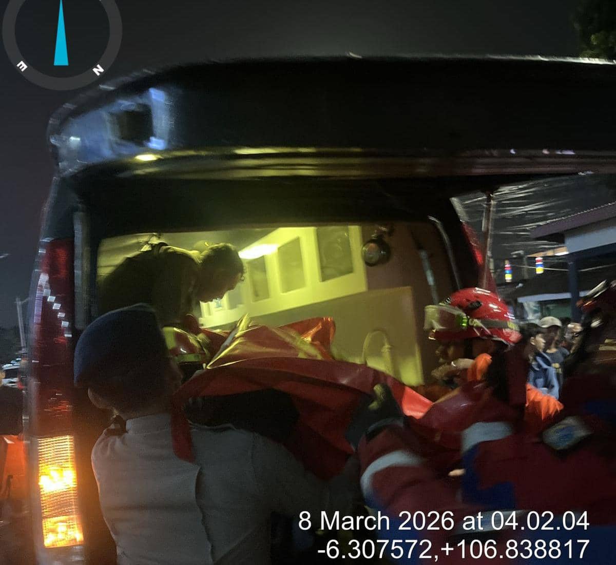 Pengendara Motor Tewas Tertimpa Pohon Tumbang di Lenteng Agung