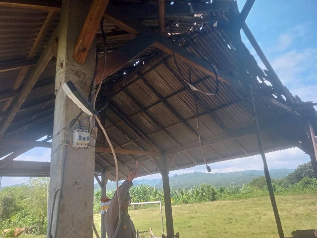 Tribun Lapangan Desa di Jembrana Terbakar, 1 Sepeda Motor Ikut Hangus