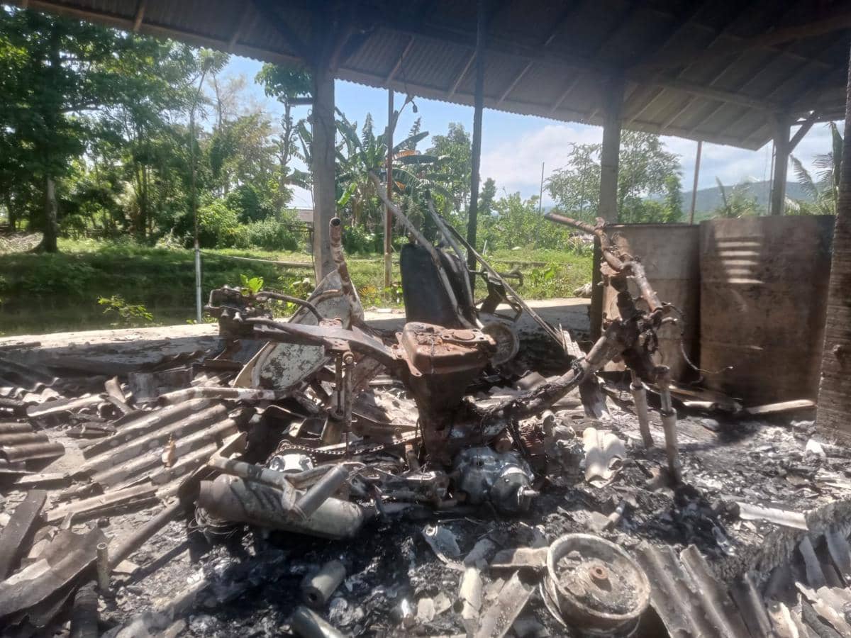 Tribun Lapangan Desa di Jembrana Terbakar, 1 Sepeda Motor Ikut Hangus