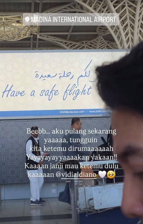 Yura Yunita Datang Pemakaman Vidi Aldiano Sepulang Umrah 