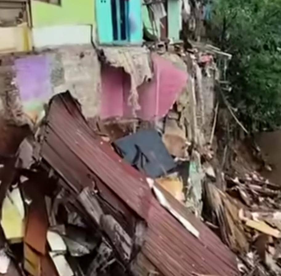 Ilustrasi longsor di Kawasan Tebet