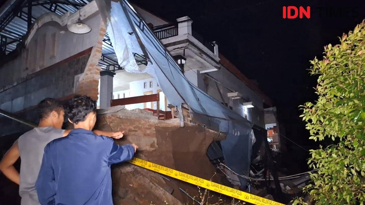 Talud Amblas di Magetan, Pemilik Terluka dan Rumah Warga Tertimbun