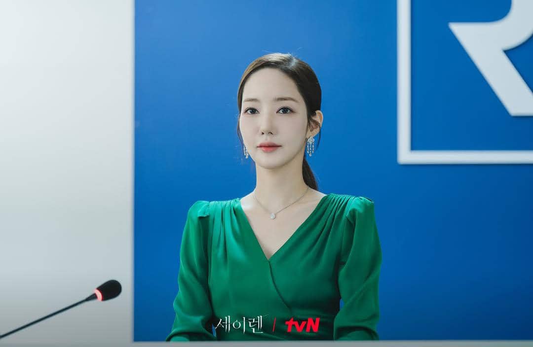 Still Cut Park Min Young dalam drama Siren's Kiss 