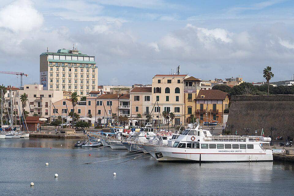 Kota Alghero di Italia