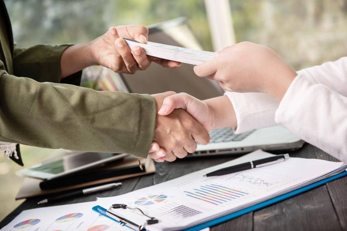ilustrasi P2P lending 