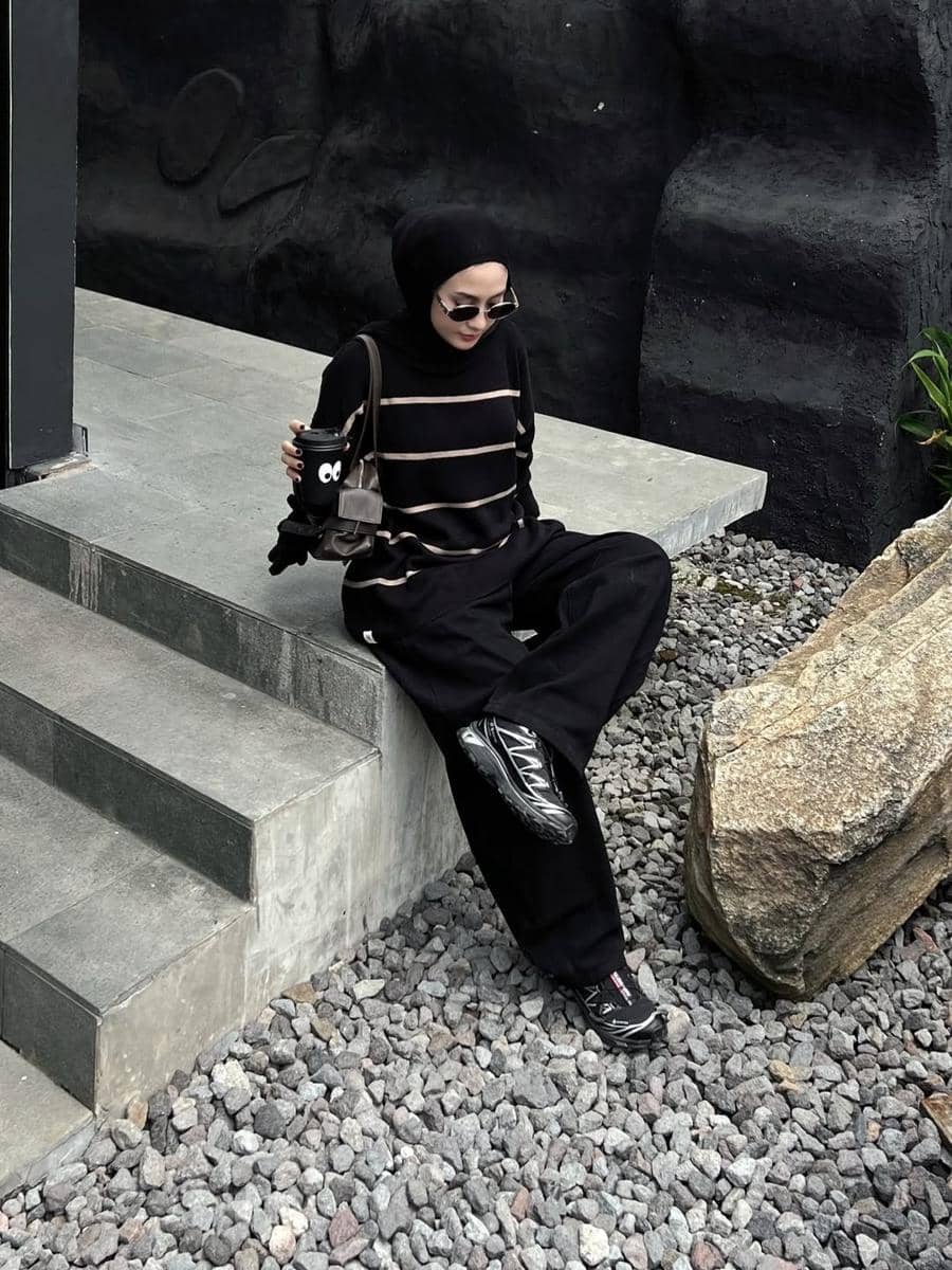 Gaya Hijab Casual-Chic ala Helmi Nursifah