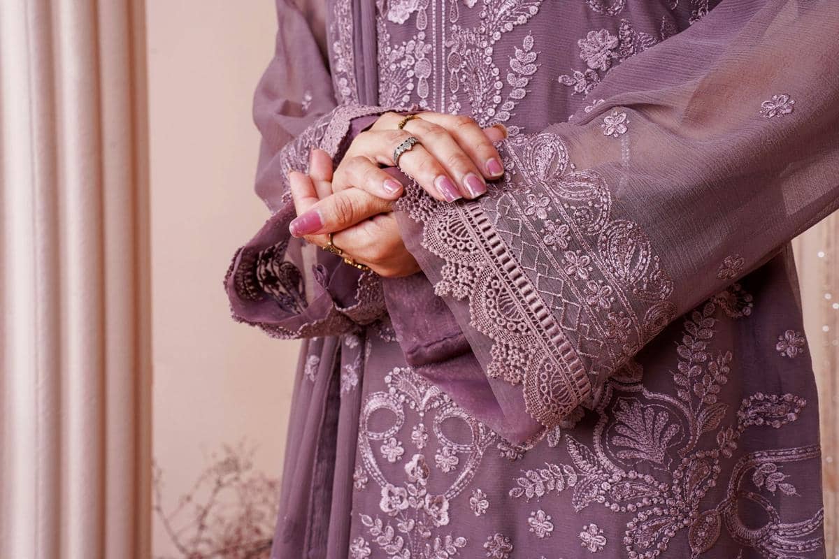 ilustrasi gamis brukat