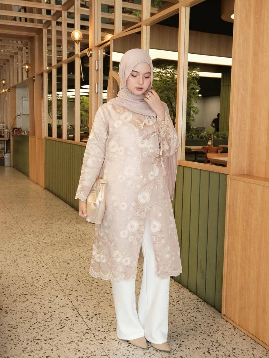OOTD Lebaran Pakai Outer ala Siska Amera