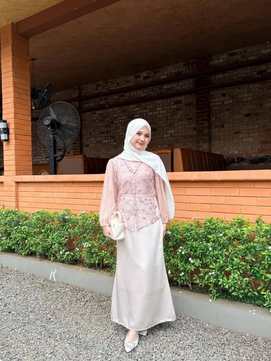OOTD Lebaran Pakai Outer ala Siska Amera