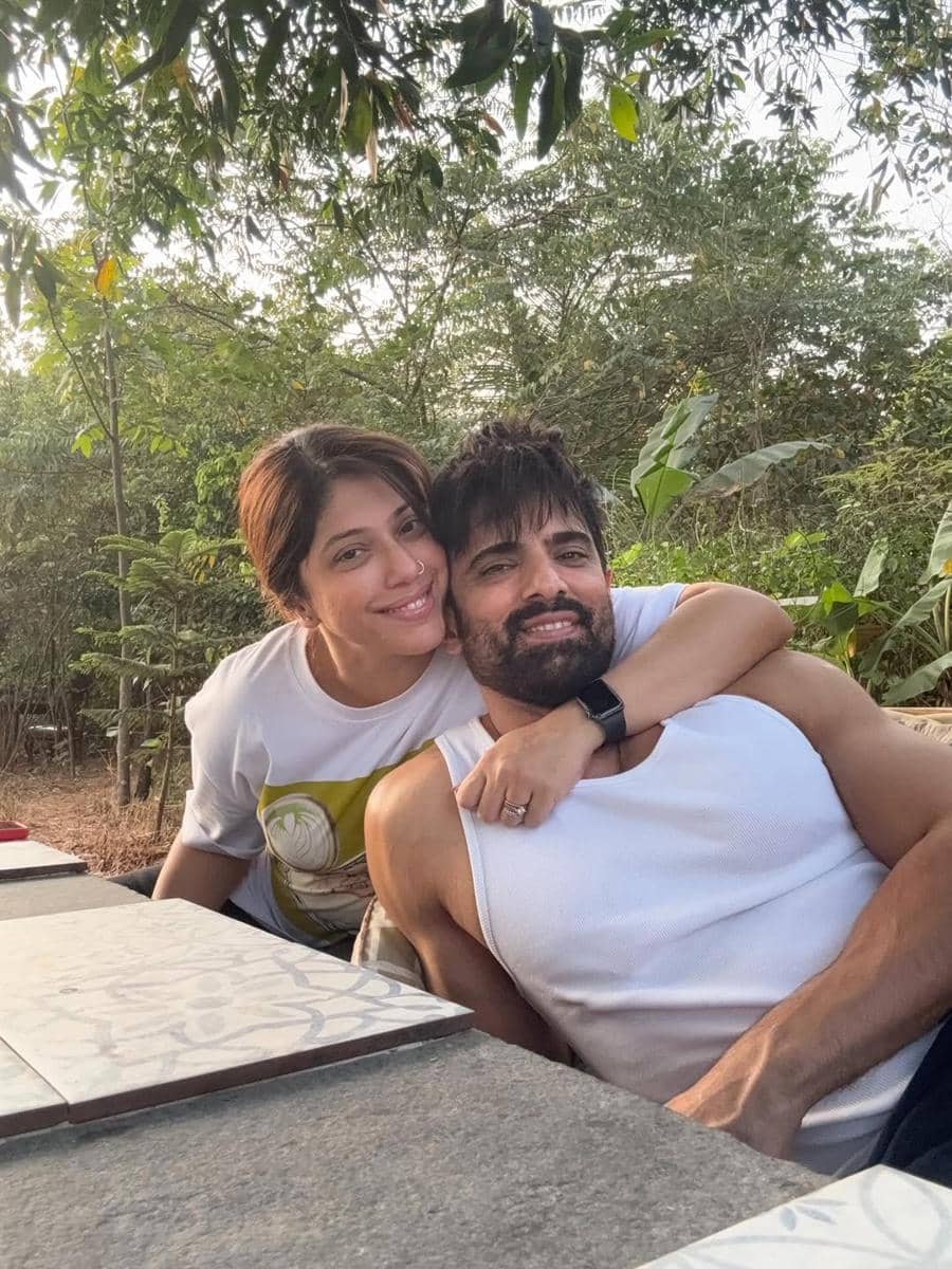 Mohit Malik dan istri