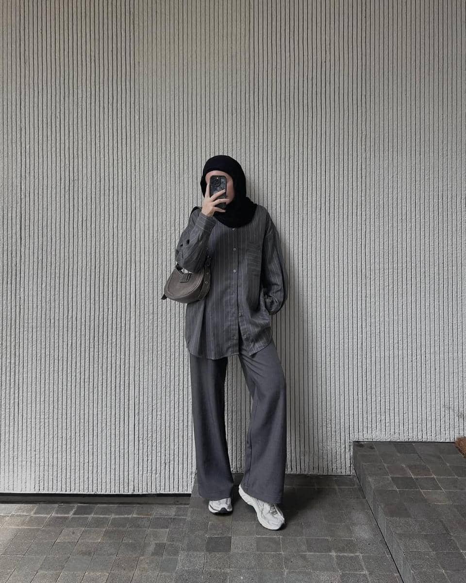 Gaya Hijab Casual-Chic ala Helmi Nursifah