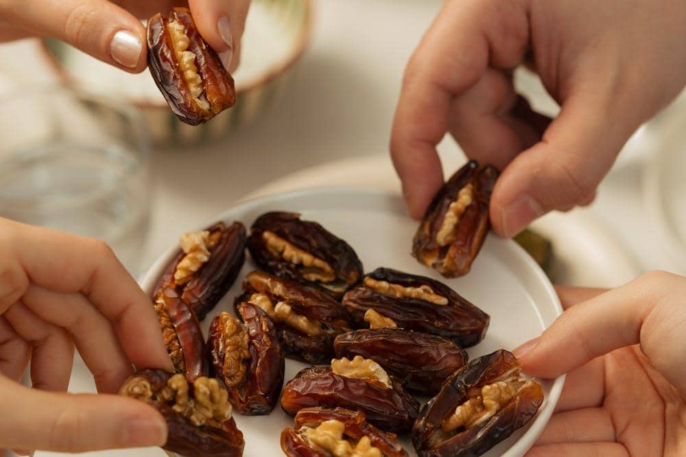 ilustrasi kurma butter kacang