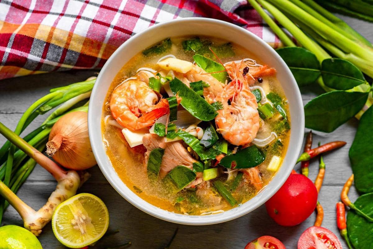 Resep Canh Chua Udang, Sup Asam Manis dari Vietnam yang Refreshing