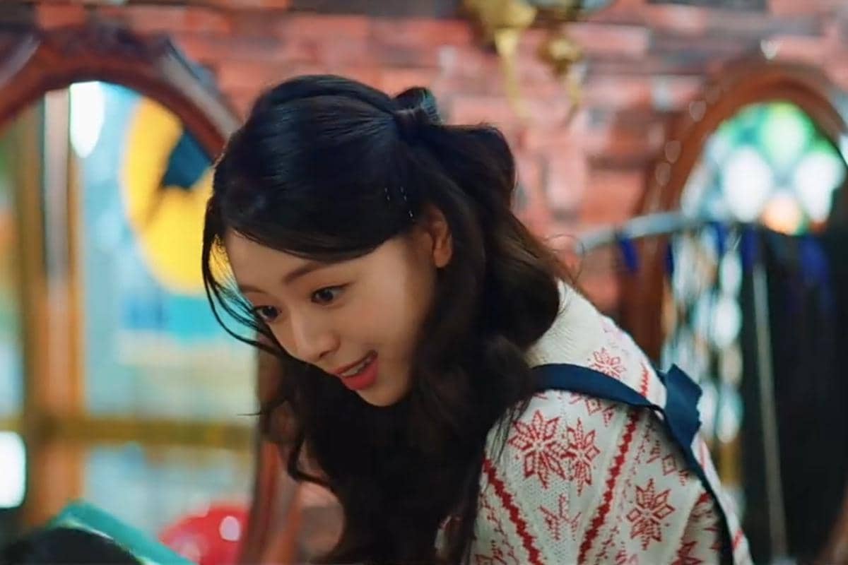 Still cut Undercover Miss Hong