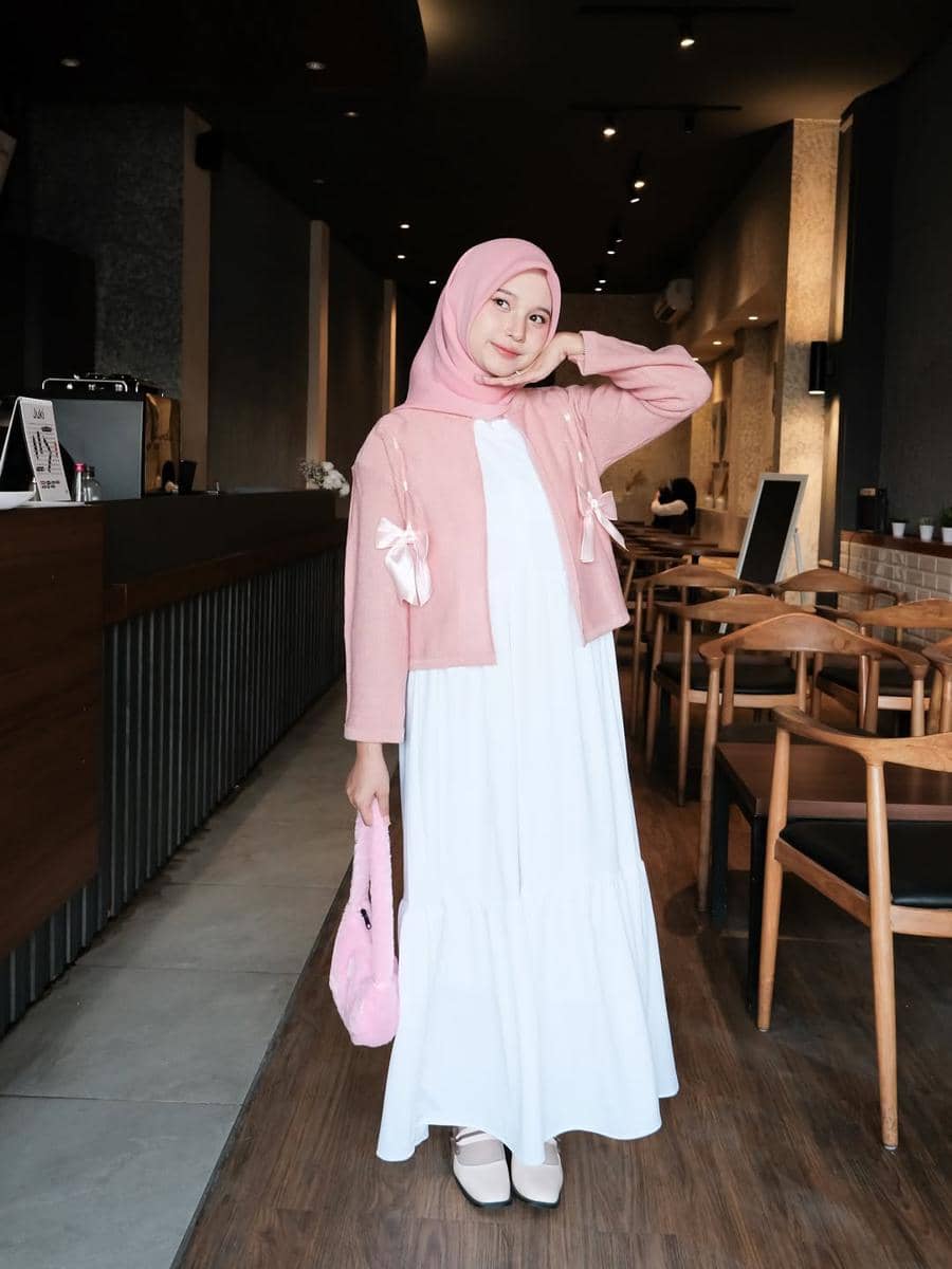 Outfit Nuansa Pink ala Siska Amera