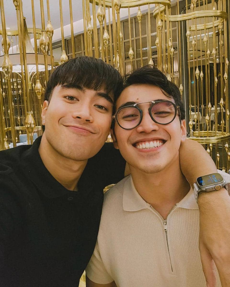 Vidi Aldiano bersama para adik.