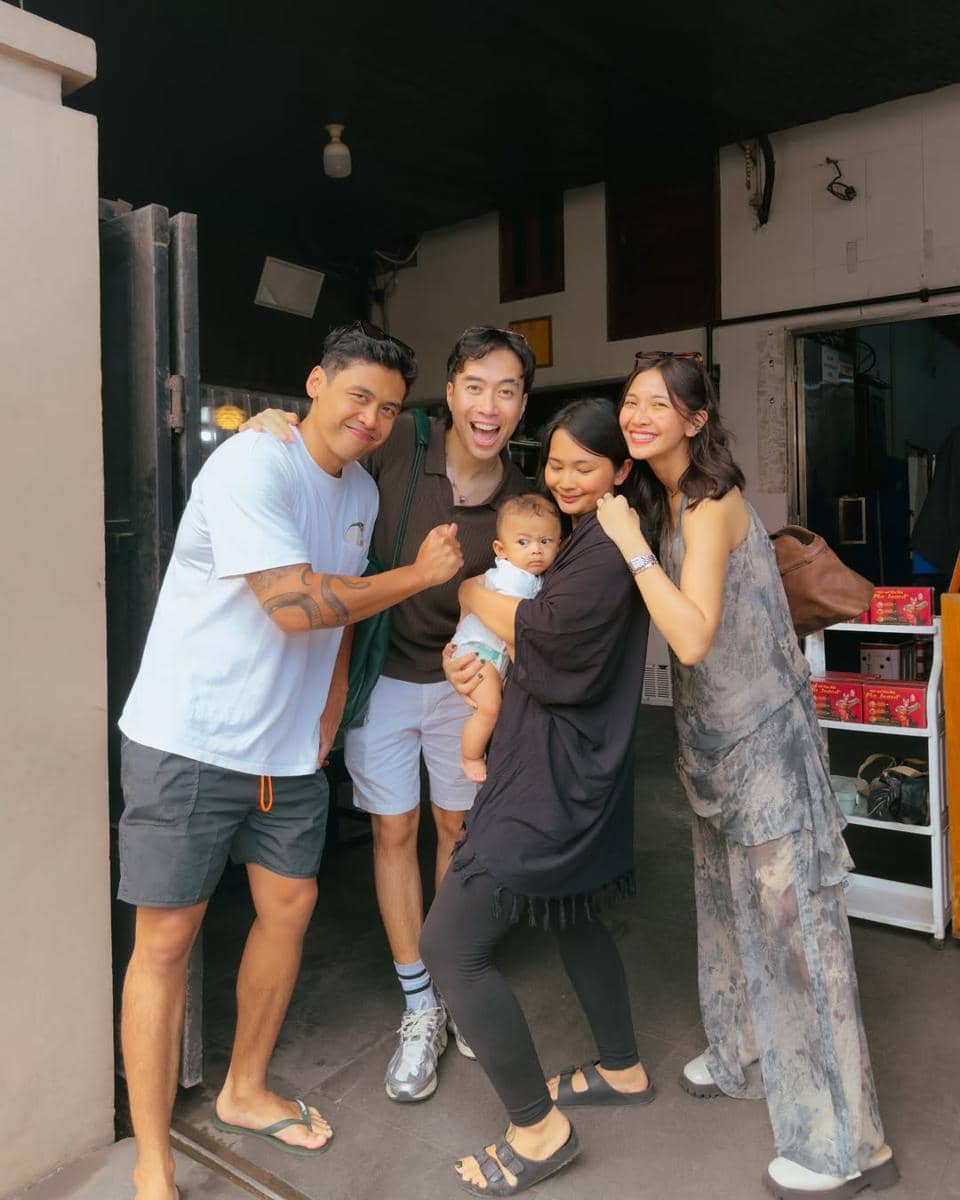 Vidi Aldiano bersama para adik.