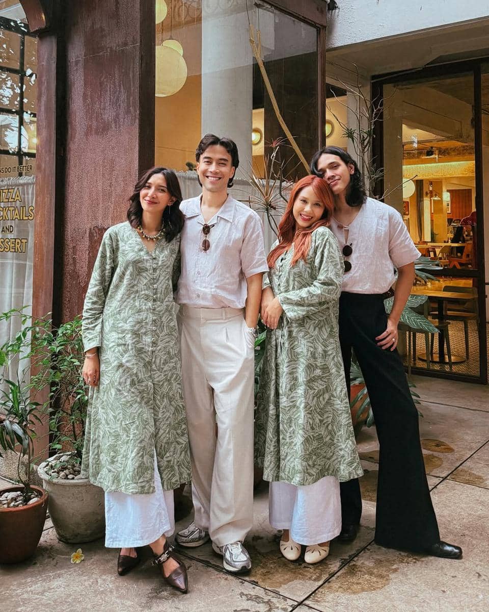 Vidi Aldiano bersama para adik.