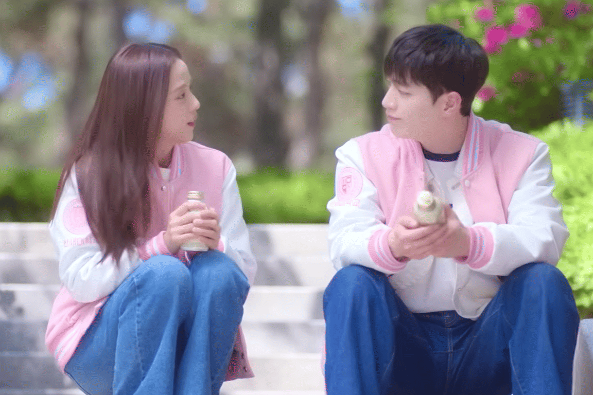 Still cut drama Boyfriend on Demand. 