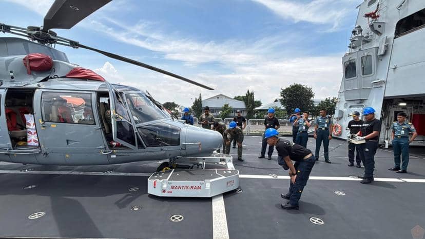 KRI Brawijaya-320 Uji Interoperabilitas Heli Traversing System