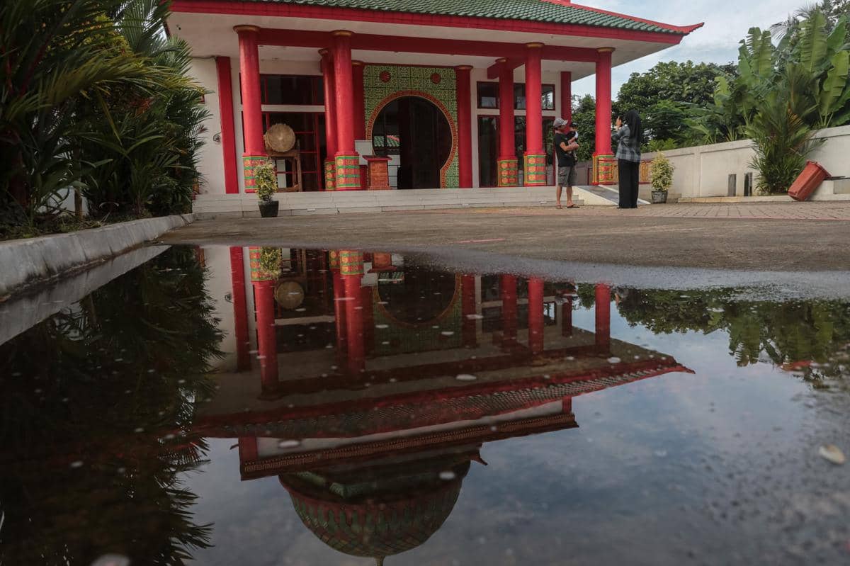 FOTO: Masjid Bernuansa Tionghoa di Kota Serang