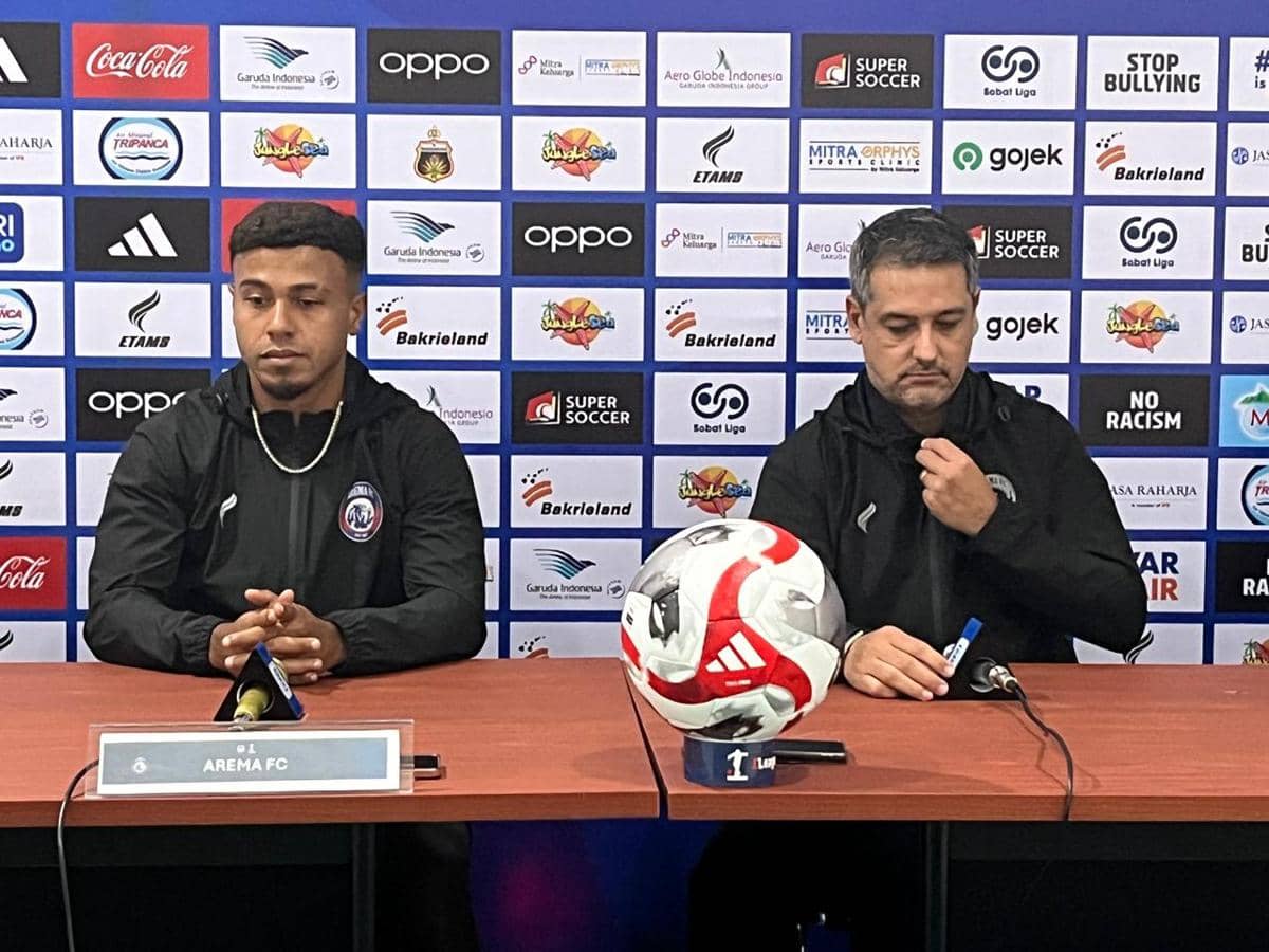 Arema FC Terbang ke Lampung dengan Segudang Masalah