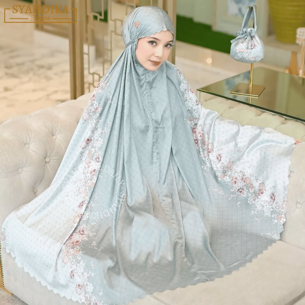 Mukena Dewasa Silk dari Syahdika. (shopee.co.id/Syahdika Official Shop)