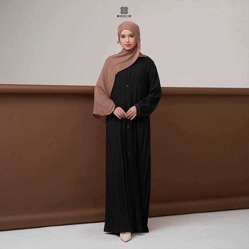 Inspirasi Outfit Lebaran 2026 dengan Pasmina Viscose (shopee.co.id/moelirofficial)