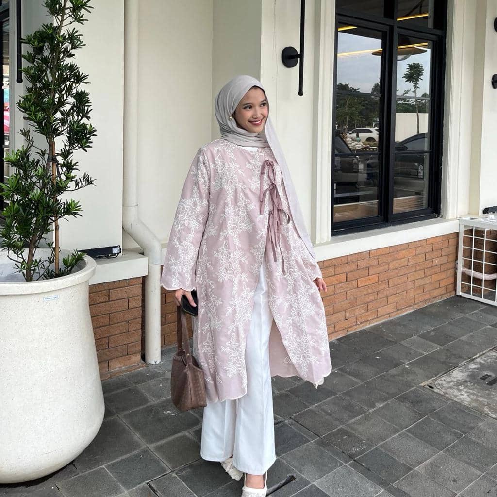 Inspirasi tunik lebaran untuk acara keluarga