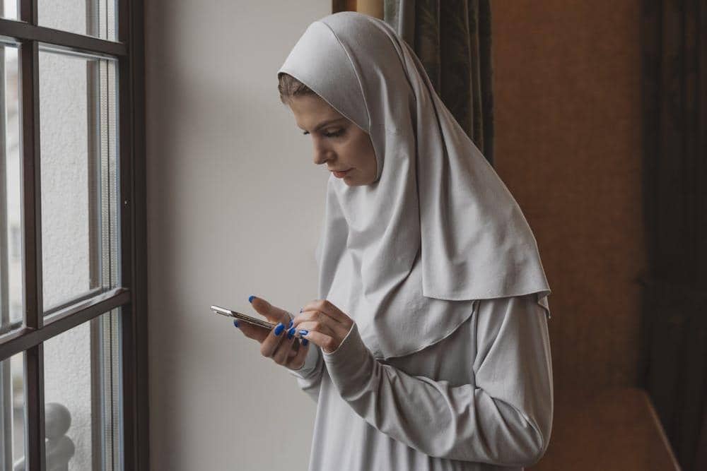 ilustrasi mengirim ucapan Idul Fitri di Status WA 