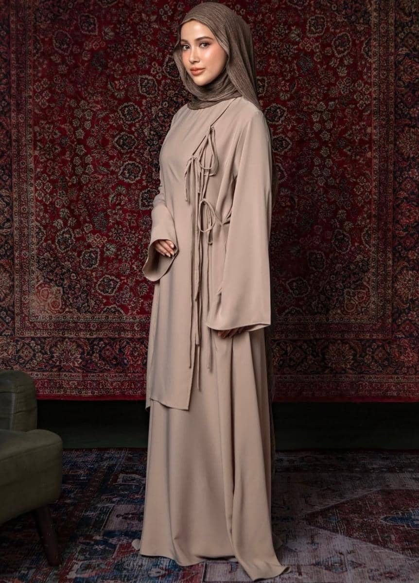 Inspirasi Outfit Lebaran 2026 dengan Pasmina Viscose (instagram.com/lozyhijab)